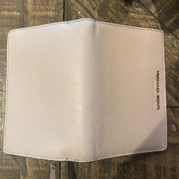 Michael Kors Wallet - Picture 5 of 5